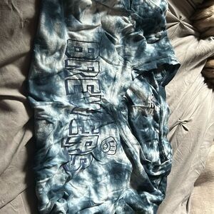 White and blue T-shirt